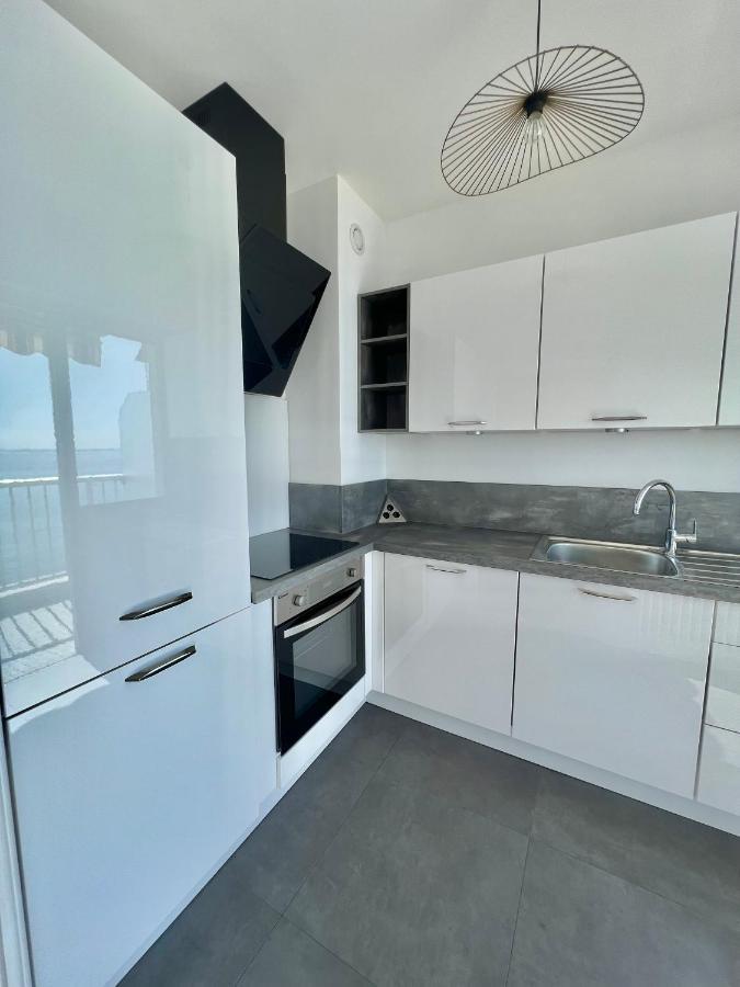 Seaviews By Jenni Menton, La Suite, Superbe Front De Mer, Top Emplacement Avec Terrasse Et Parking! 外观 照片